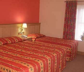 Irvinestown Mahon'S Hotel מראה חיצוני תמונה