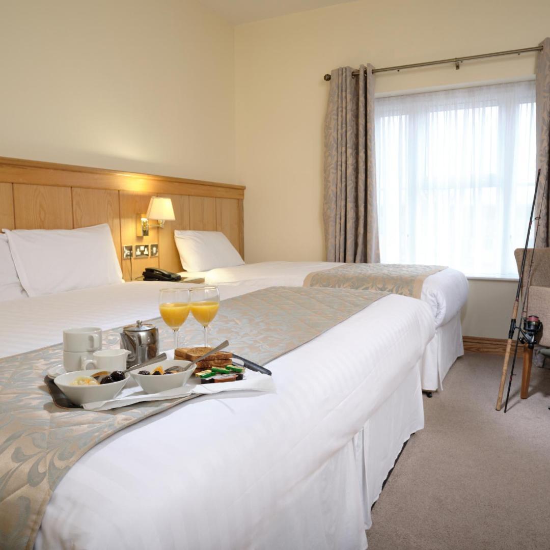 Irvinestown Mahon'S Hotel מראה חיצוני תמונה